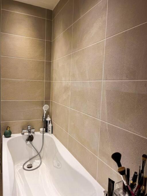 Appartement Charmant Et Calme Dans L'Herault Poussan Экстерьер фото